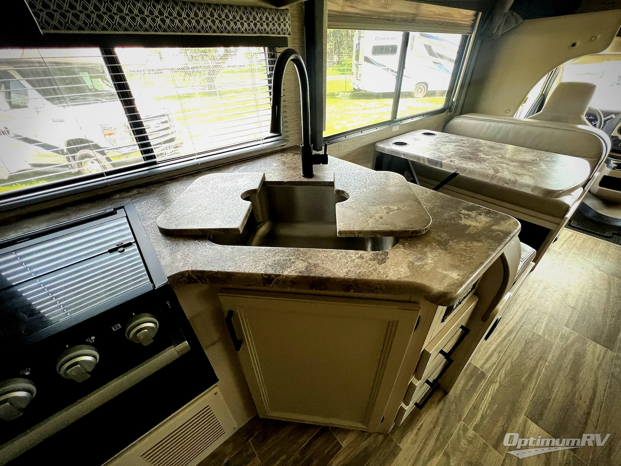 2022 Thor Four Winds 28A Photo 12