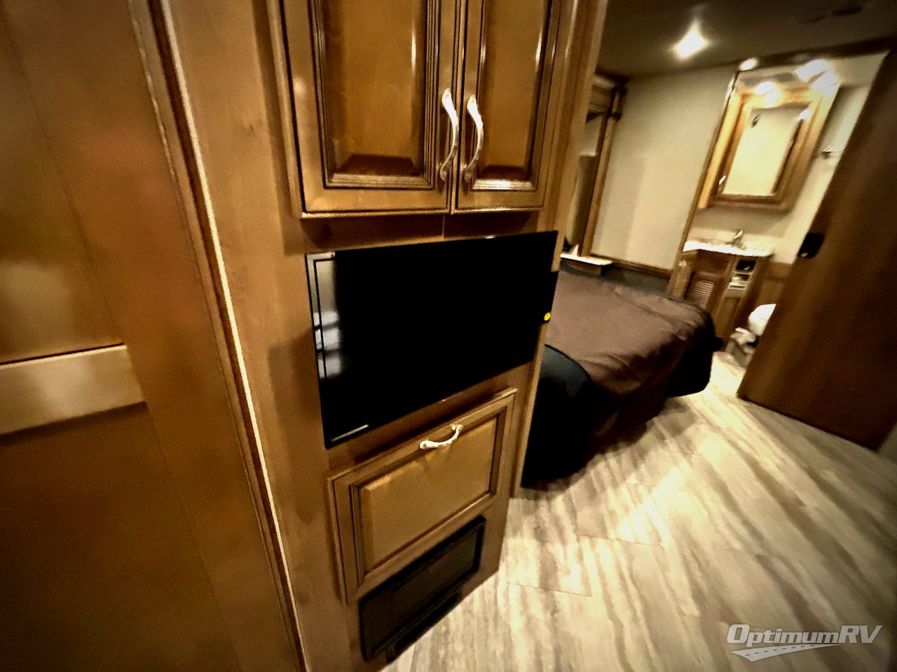 2018 Fleetwood Bounder 36F Photo 19