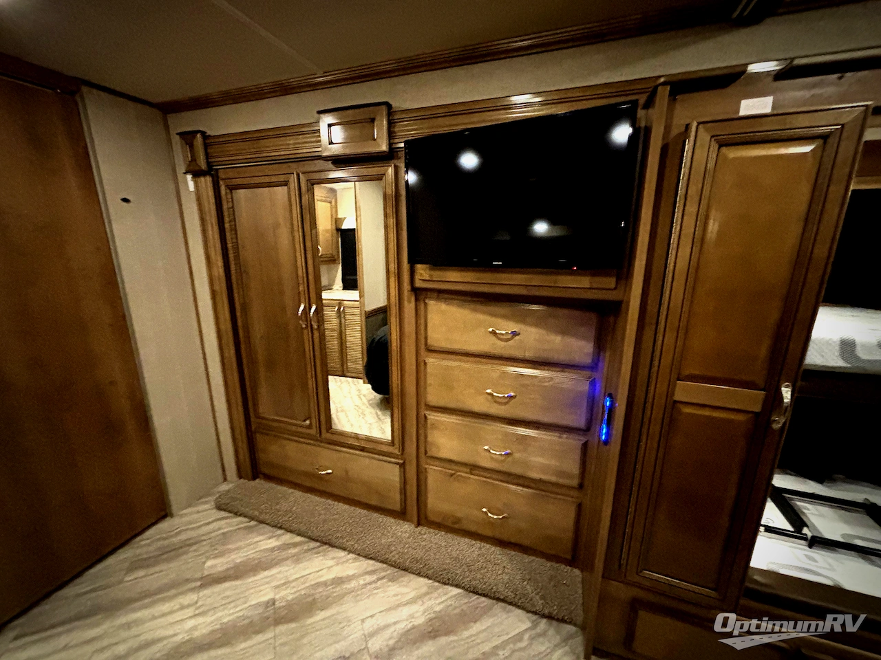 2018 Fleetwood Bounder 36F Photo 22