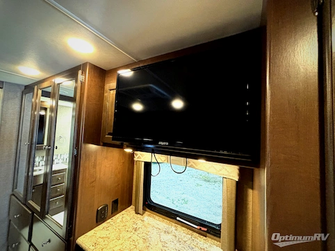 2019 Thor Windsport 35M RV Photo 3