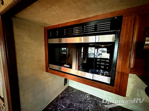 2015 Keystone Laredo 320TG RV Photo 3