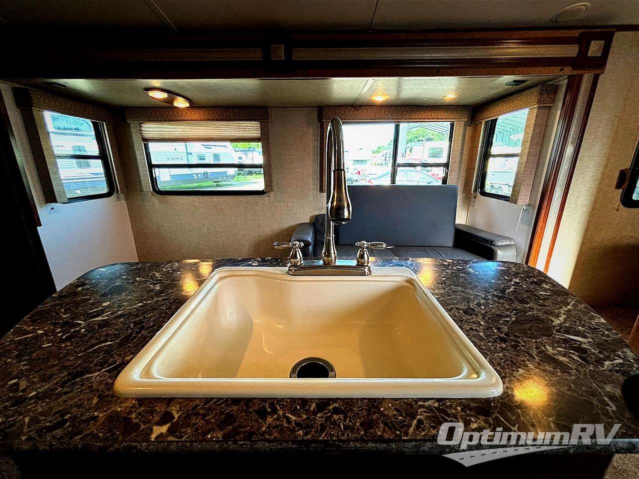 2015 Keystone Laredo 320TG Photo 10