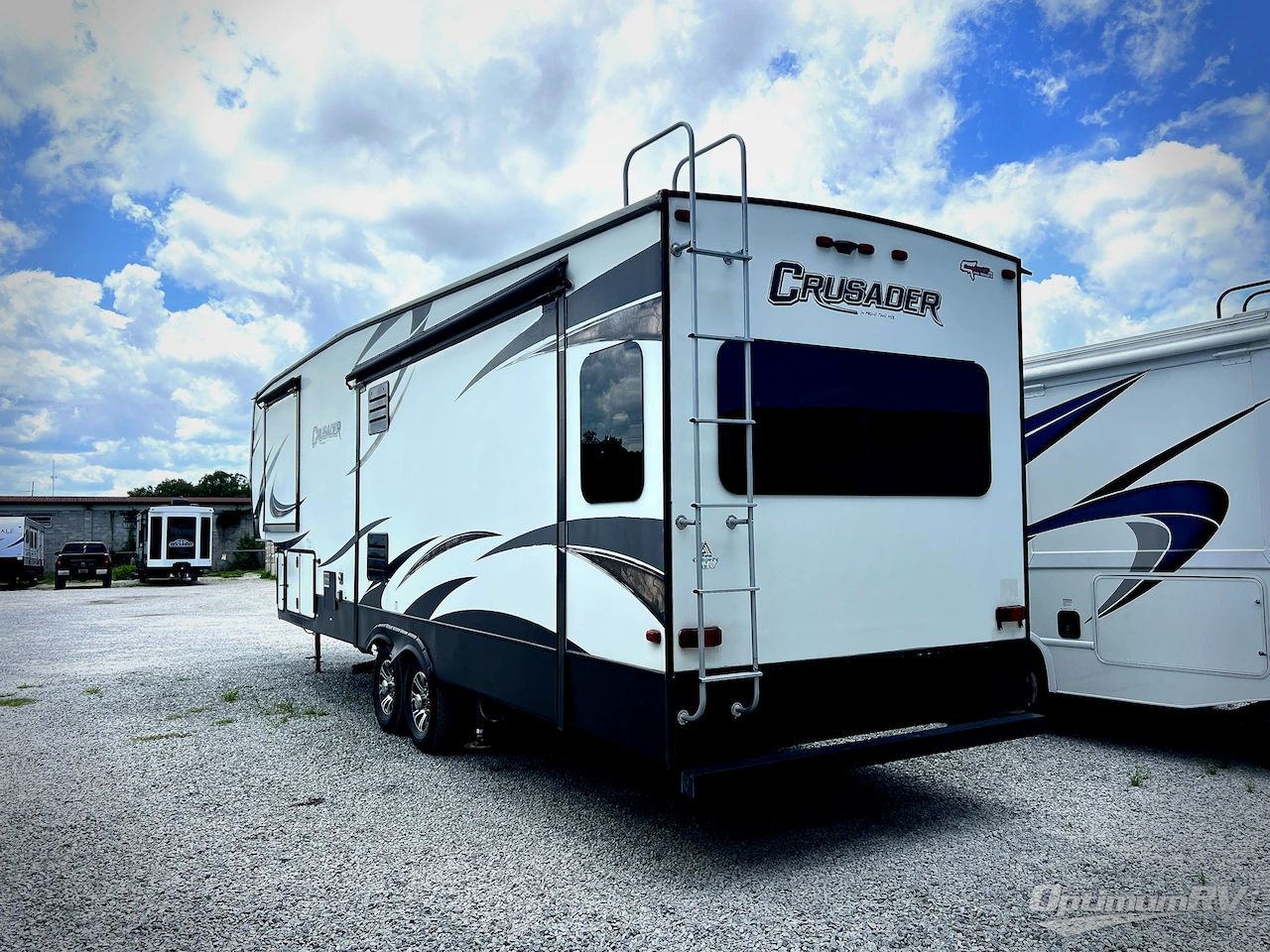 2018 Prime Time Crusader 340RST Photo 2