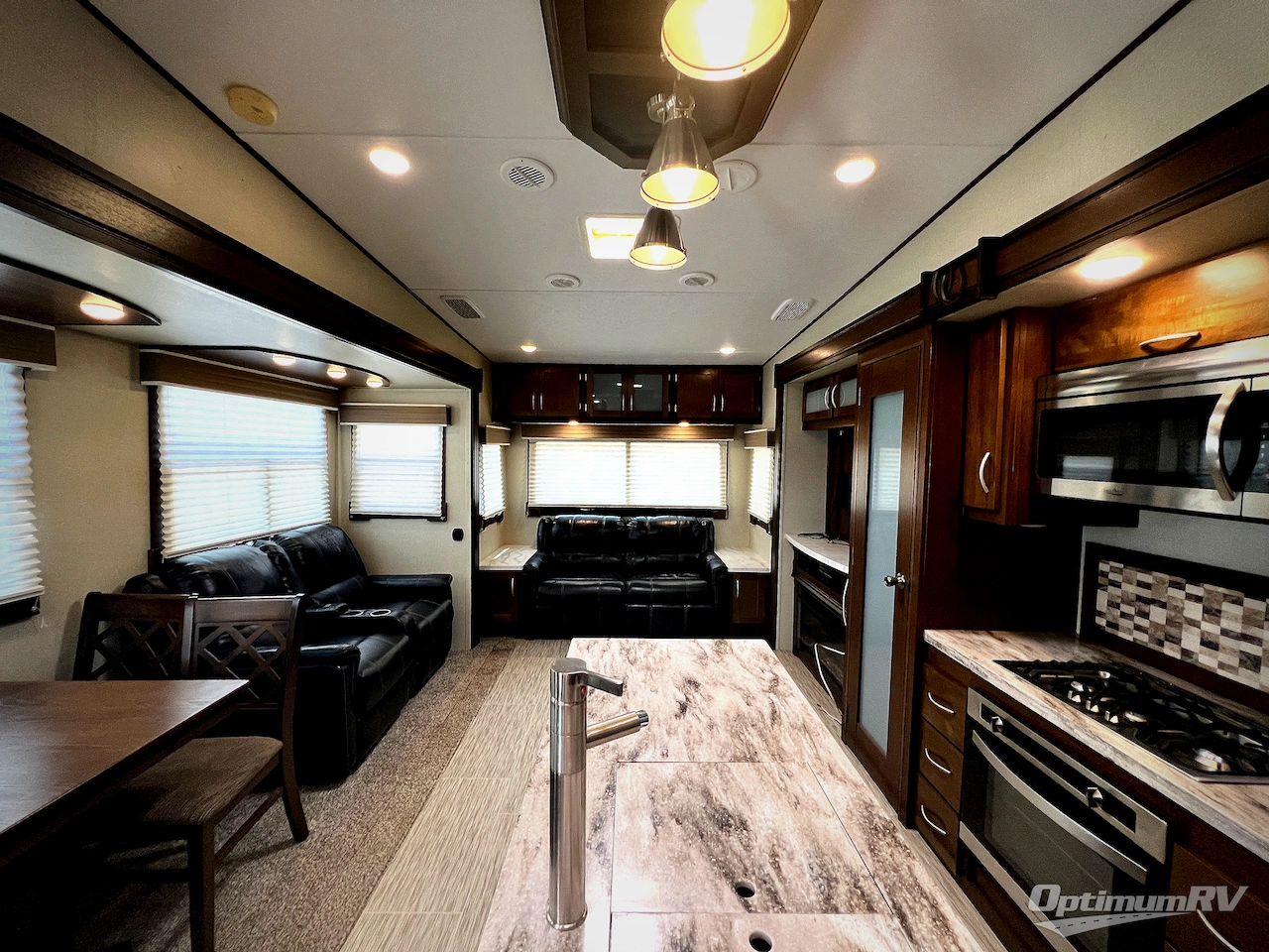 2018 Prime Time Crusader 340RST Photo 3