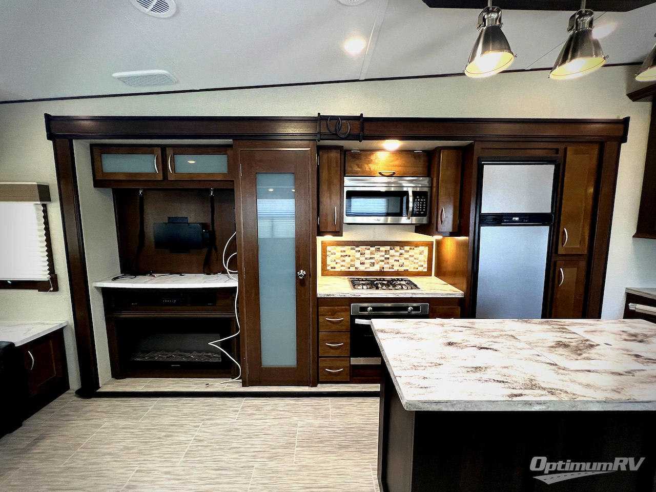 2018 Prime Time Crusader 340RST Photo 5
