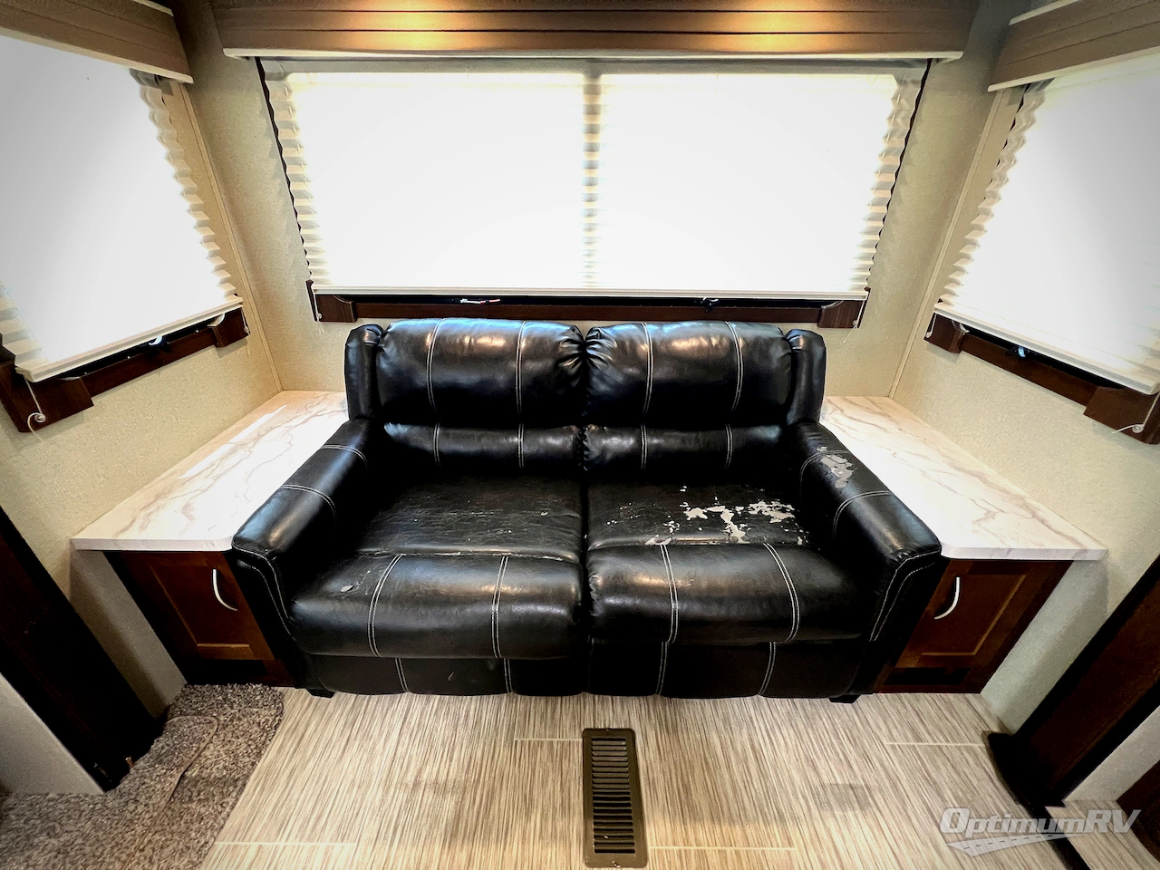 2018 Prime Time Crusader 340RST Photo 13