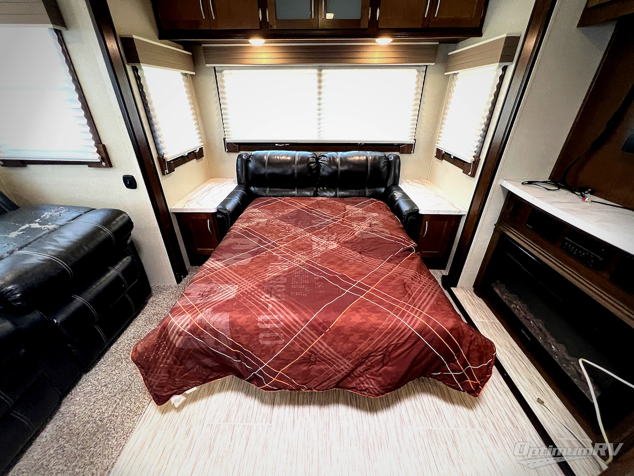 2018 Prime Time Crusader 340RST Photo 14