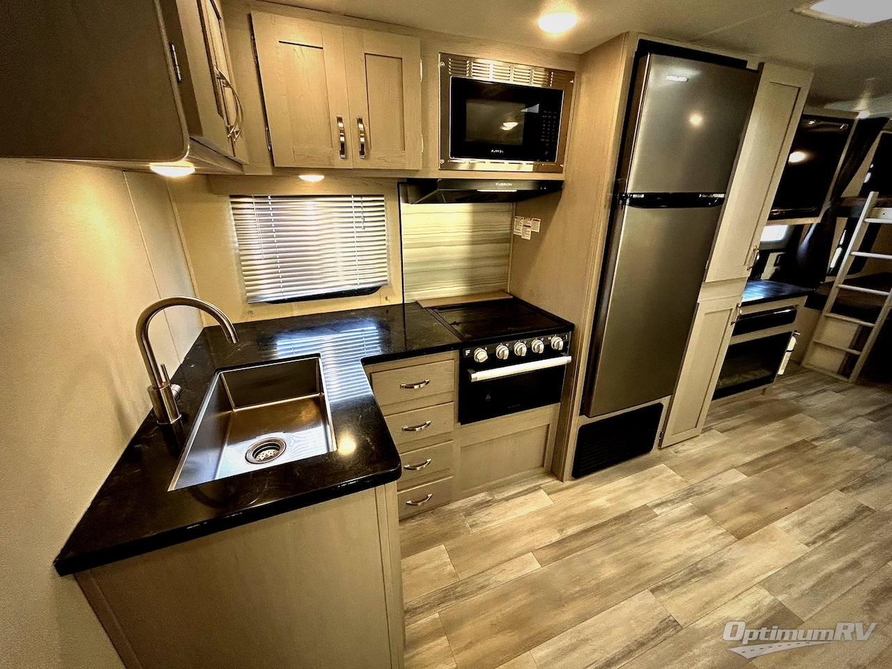 2023 Prime Time Tracer 28BHS Photo 8