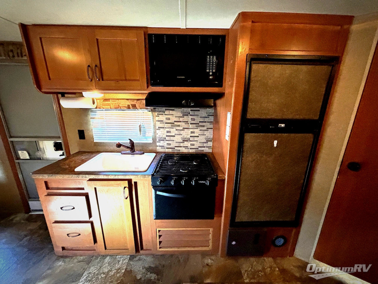 2014 Forest River Cherokee Grey Wolf 23DBH Photo 6