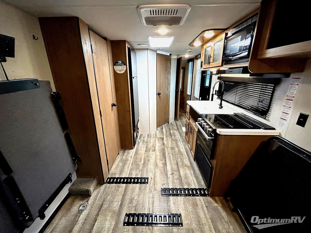 2023 Forest River Cherokee Grey Wolf 22RR Photo 5