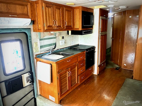 1995 Newmar Kountry Star 3750 RV Photo 4