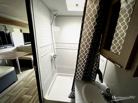 2025 Prime Time Tracer 308BRDLE RV Photo 4