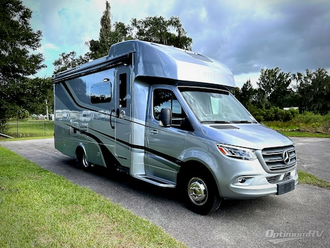 Used 2022 Tiffin Wayfarer 25 RW Featured Photo