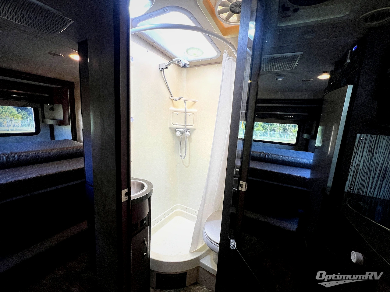 2012 Winnebago View Profile 24G Photo 17