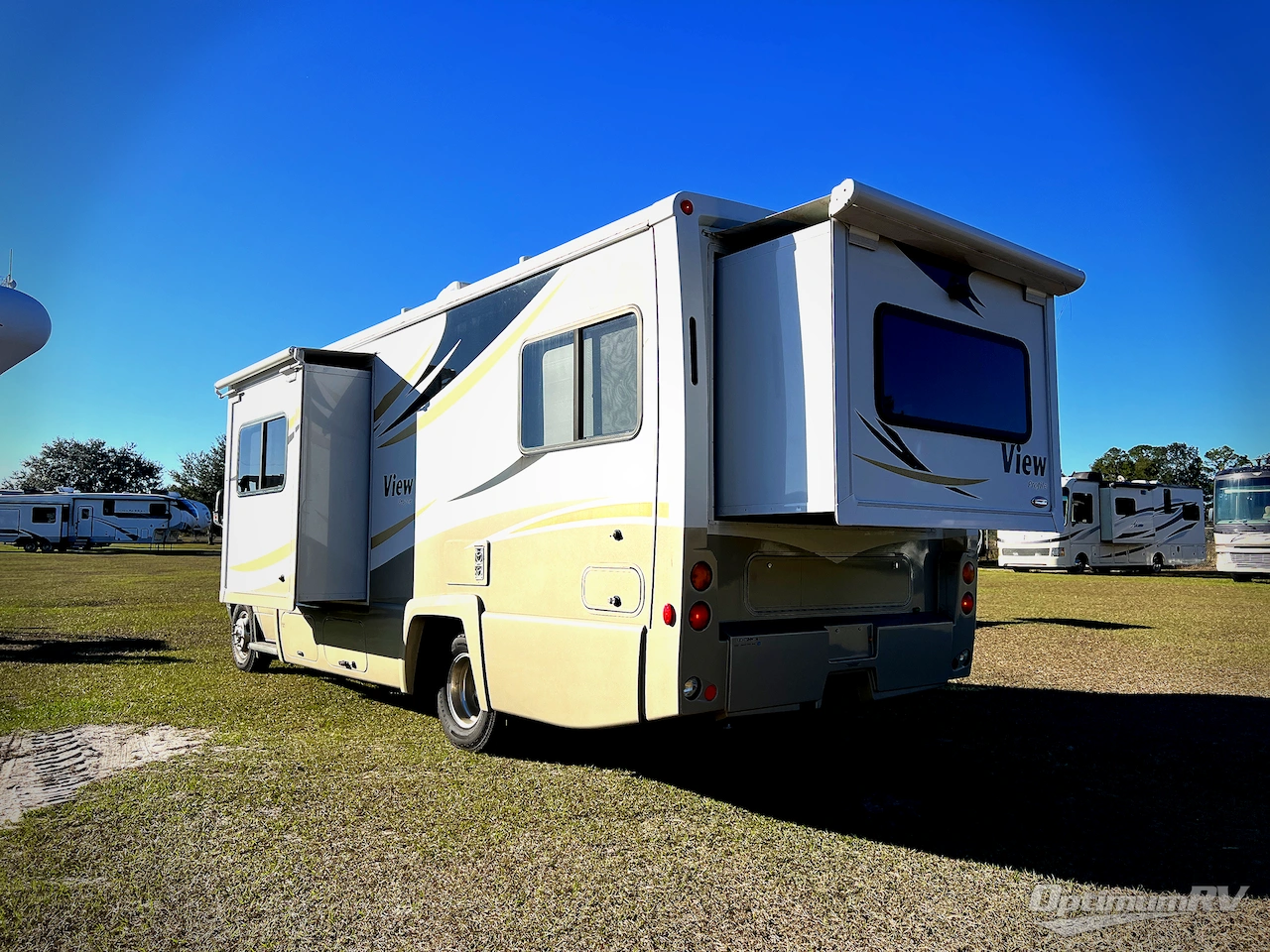 2012 Winnebago View Profile 24G Photo 2