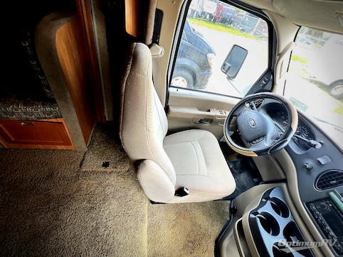 2008 Winnebago Aspect 26A RV Photo 2