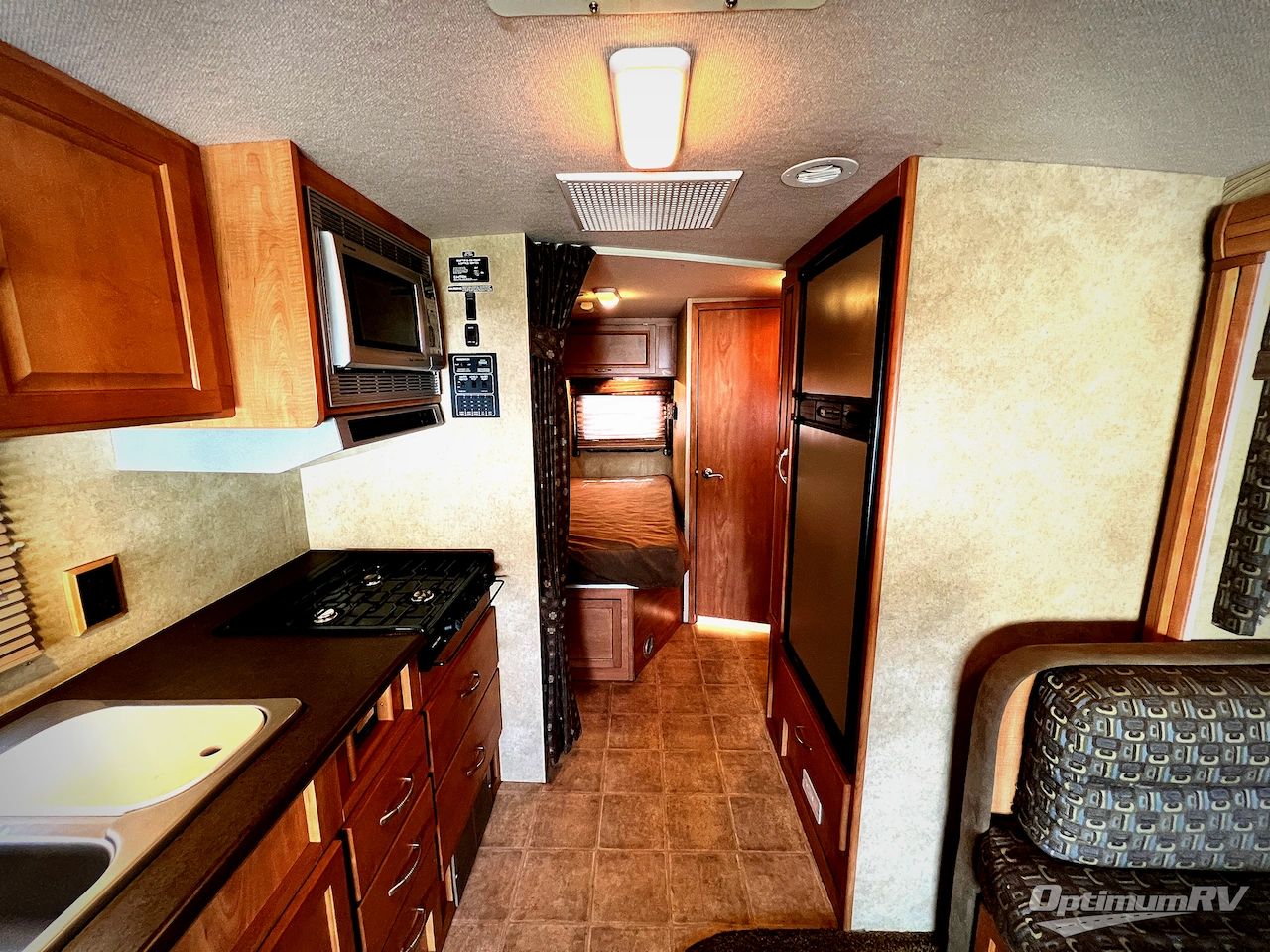2008 Winnebago Aspect 26A Photo 4