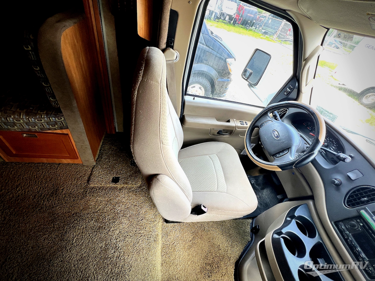2008 Winnebago Aspect 26A Photo 6