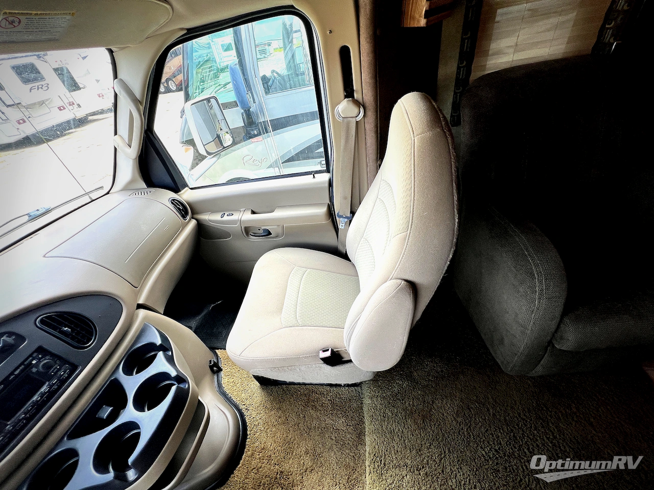 2008 Winnebago Aspect 26A Photo 8