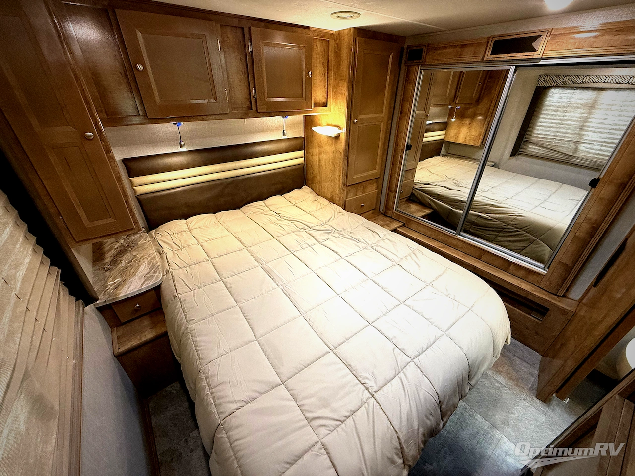 2020 Coachmen Leprechaun 317SA Photo 16