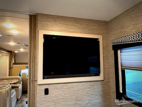 2022 Thor Chateau 28Z RV Photo 4