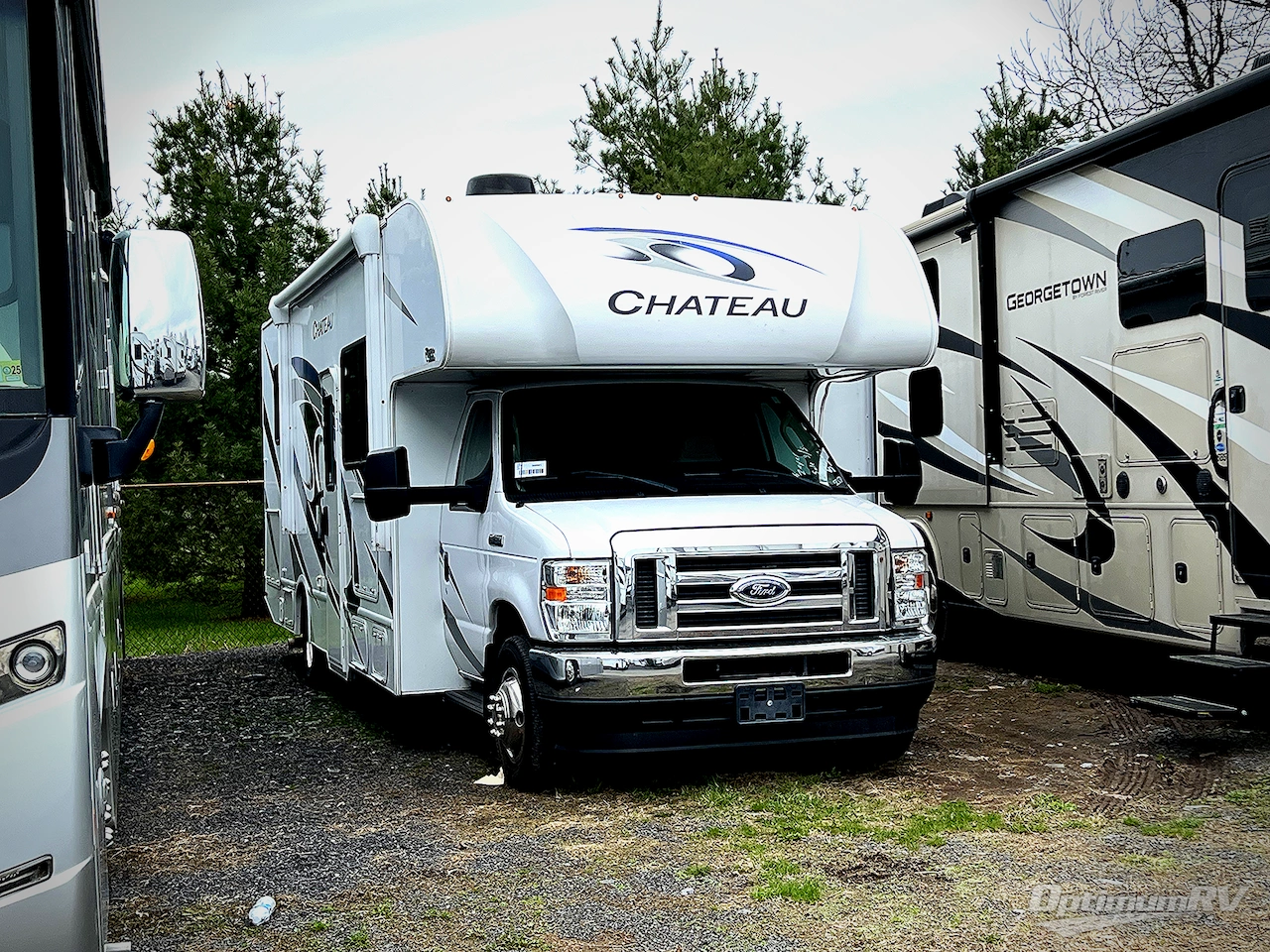2022 Thor Chateau 28Z Photo 1