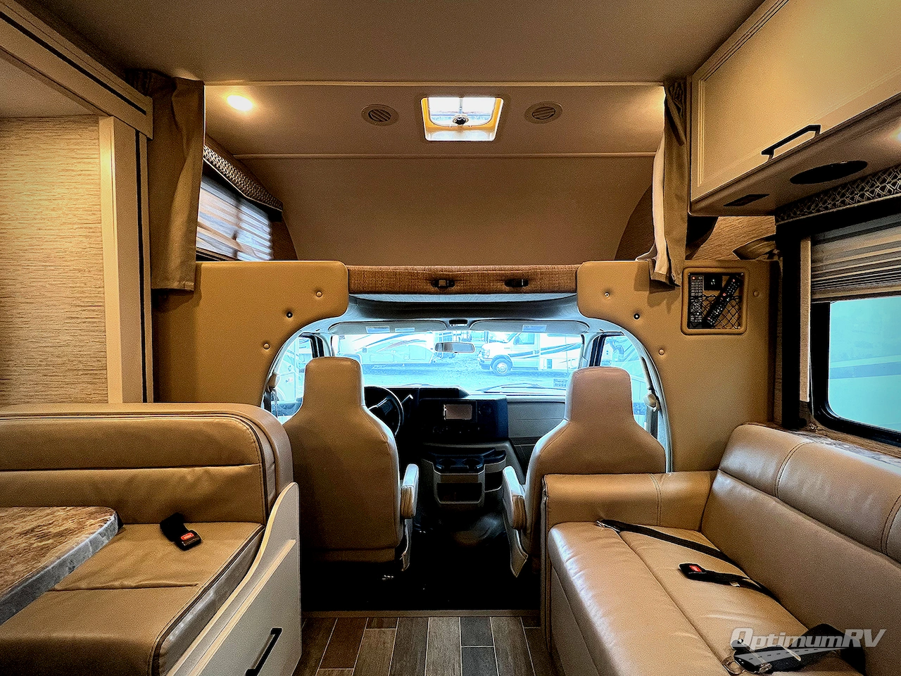 2022 Thor Chateau 28Z Photo 4