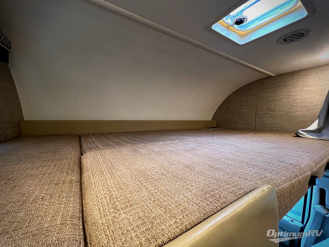 2022 Thor Chateau 28Z Photo 6