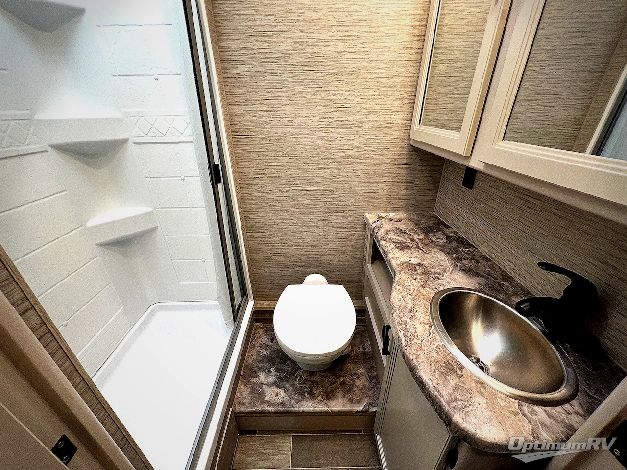 2022 Thor Chateau 28Z Photo 16