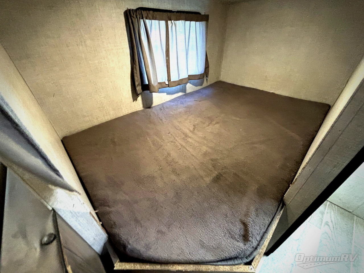 2022 Gulf Stream Kingsport Ultra Lite 248BH Photo 12