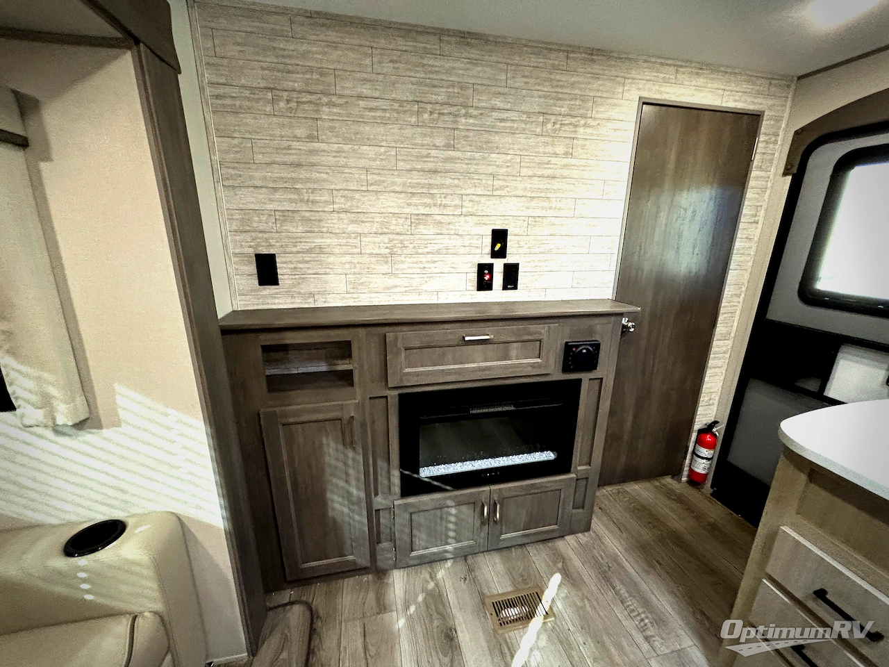 2026 Coachmen Catalina Legacy Edition 293QBCK Photo 8