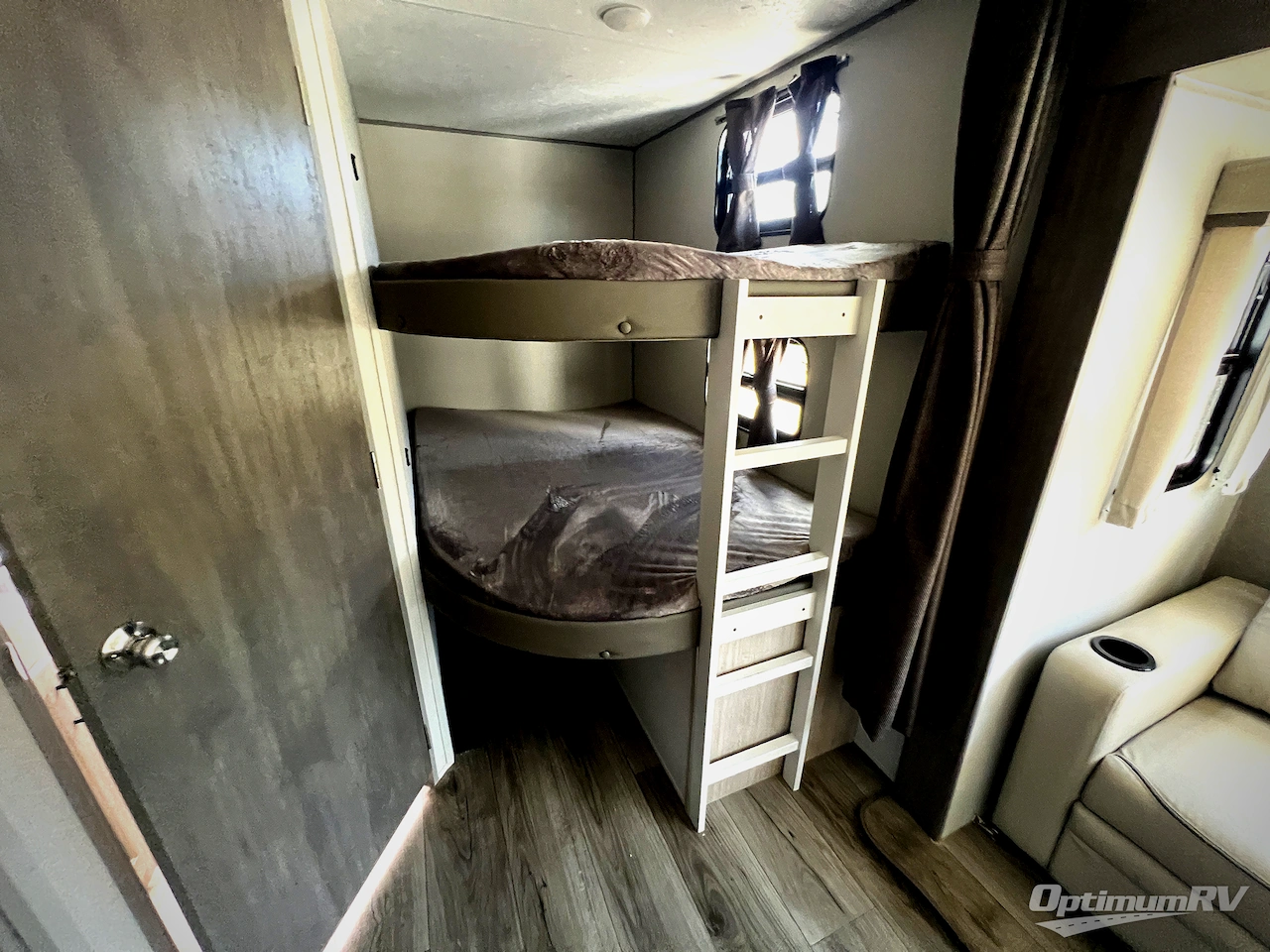 2026 Coachmen Catalina Legacy Edition 273DBHCK Photo 15