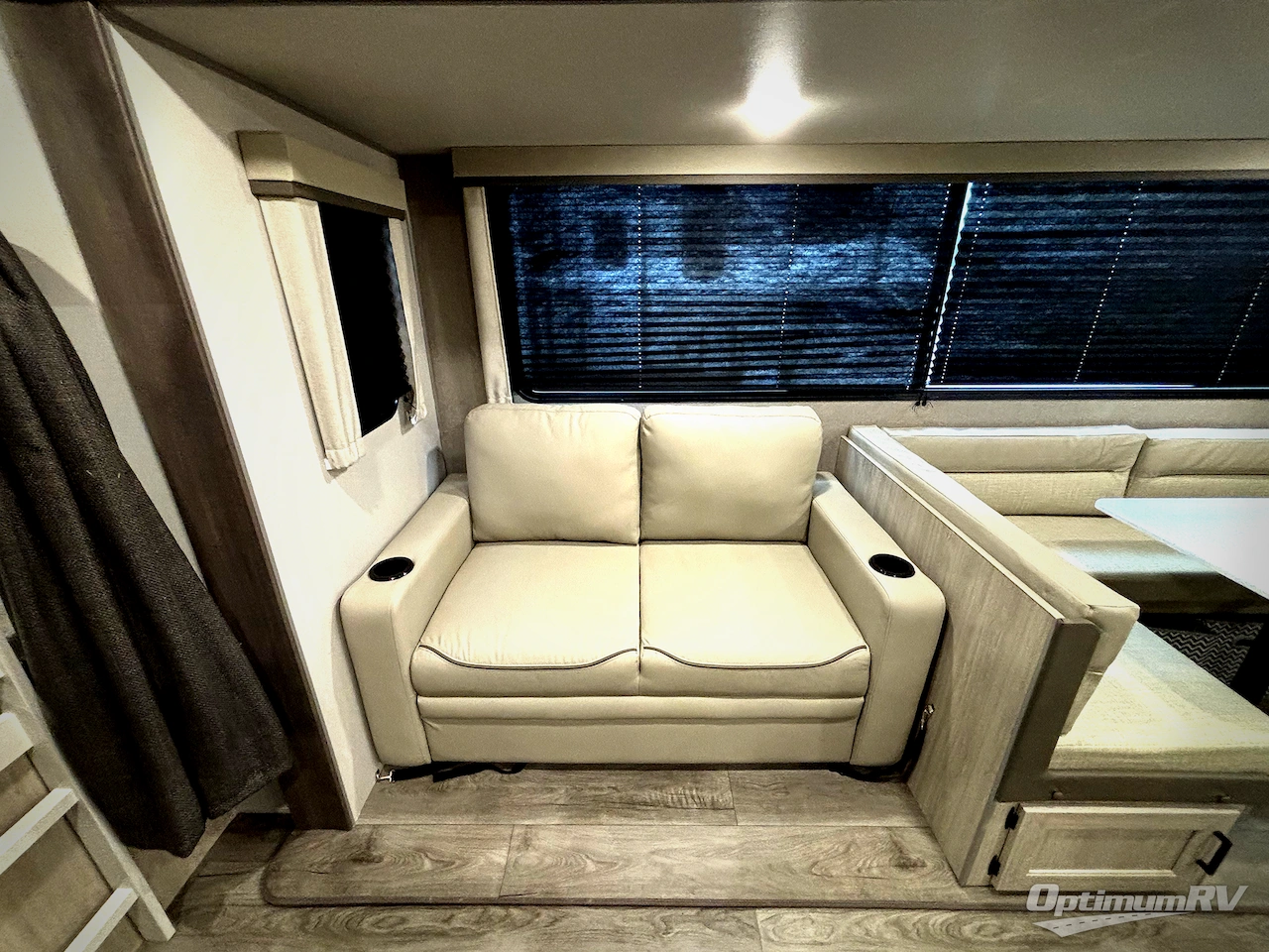 2026 Coachmen Catalina Legacy Edition 273DBHCKLE Photo 10