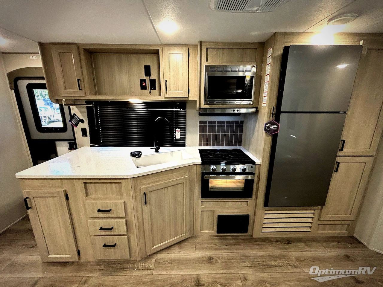 2026 Coachmen Catalina Legacy Edition 243RBS Photo 6