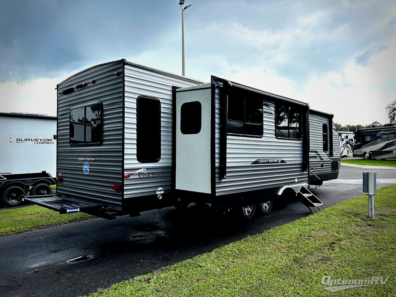 2025 Coachmen Catalina Legacy Edition 313RLTS Photo 2