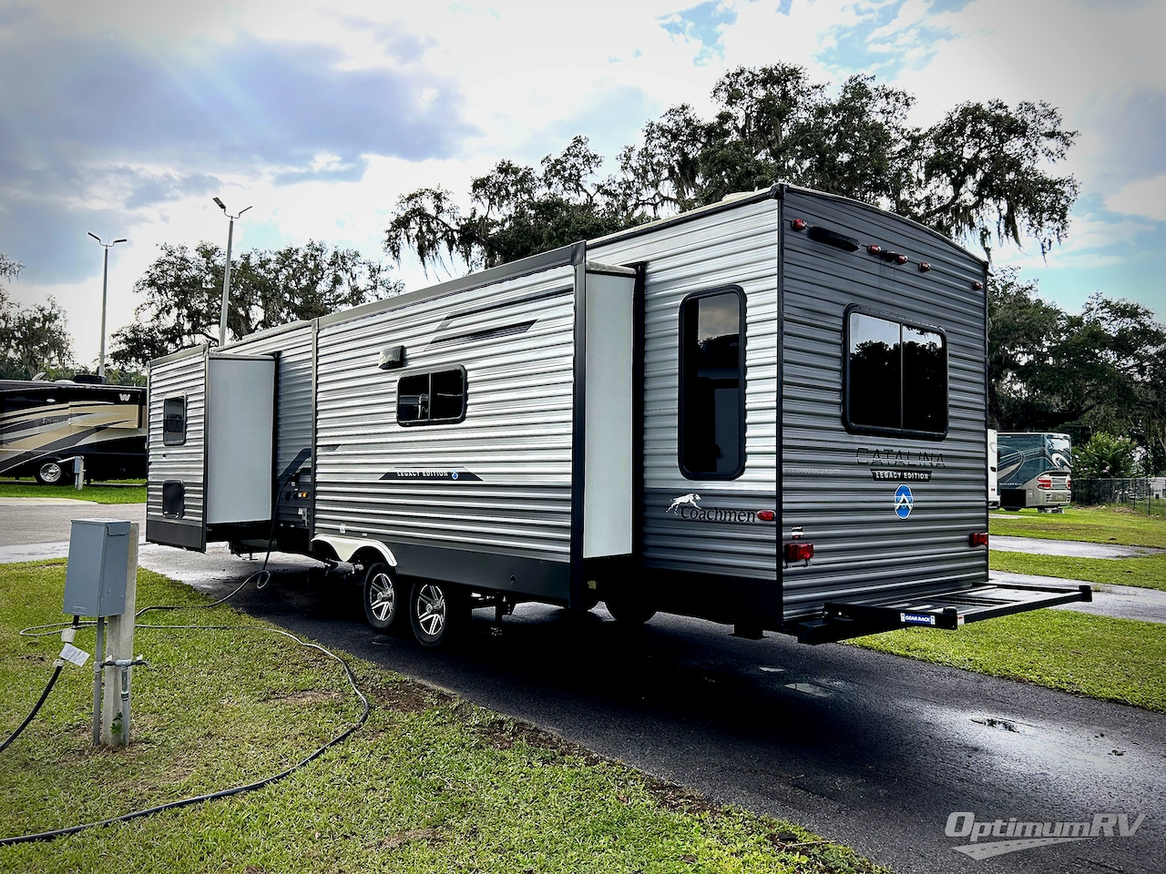 2025 Coachmen Catalina Legacy Edition 313RLTS Photo 3