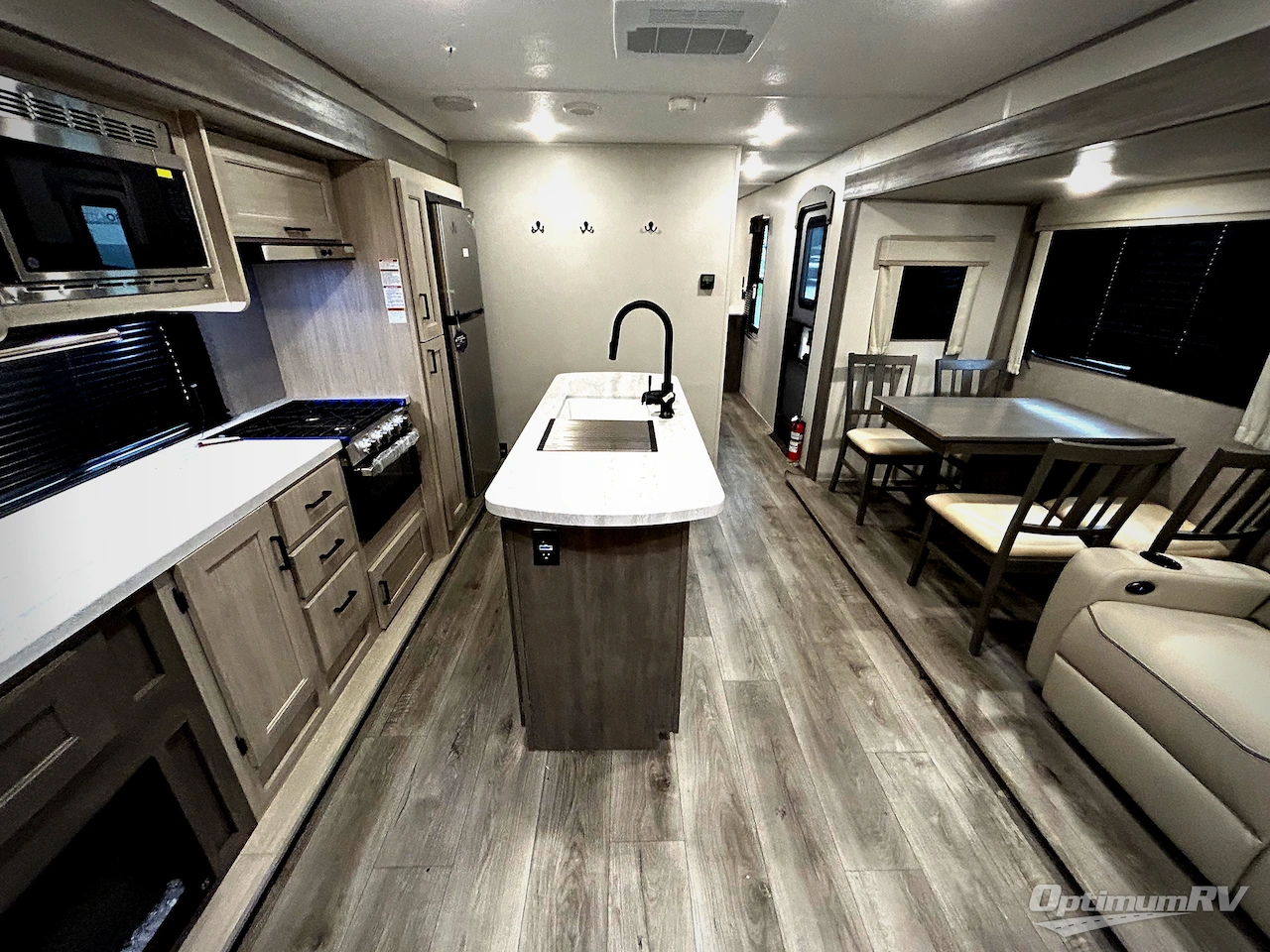 2025 Coachmen Catalina Legacy Edition 313RLTS Photo 5