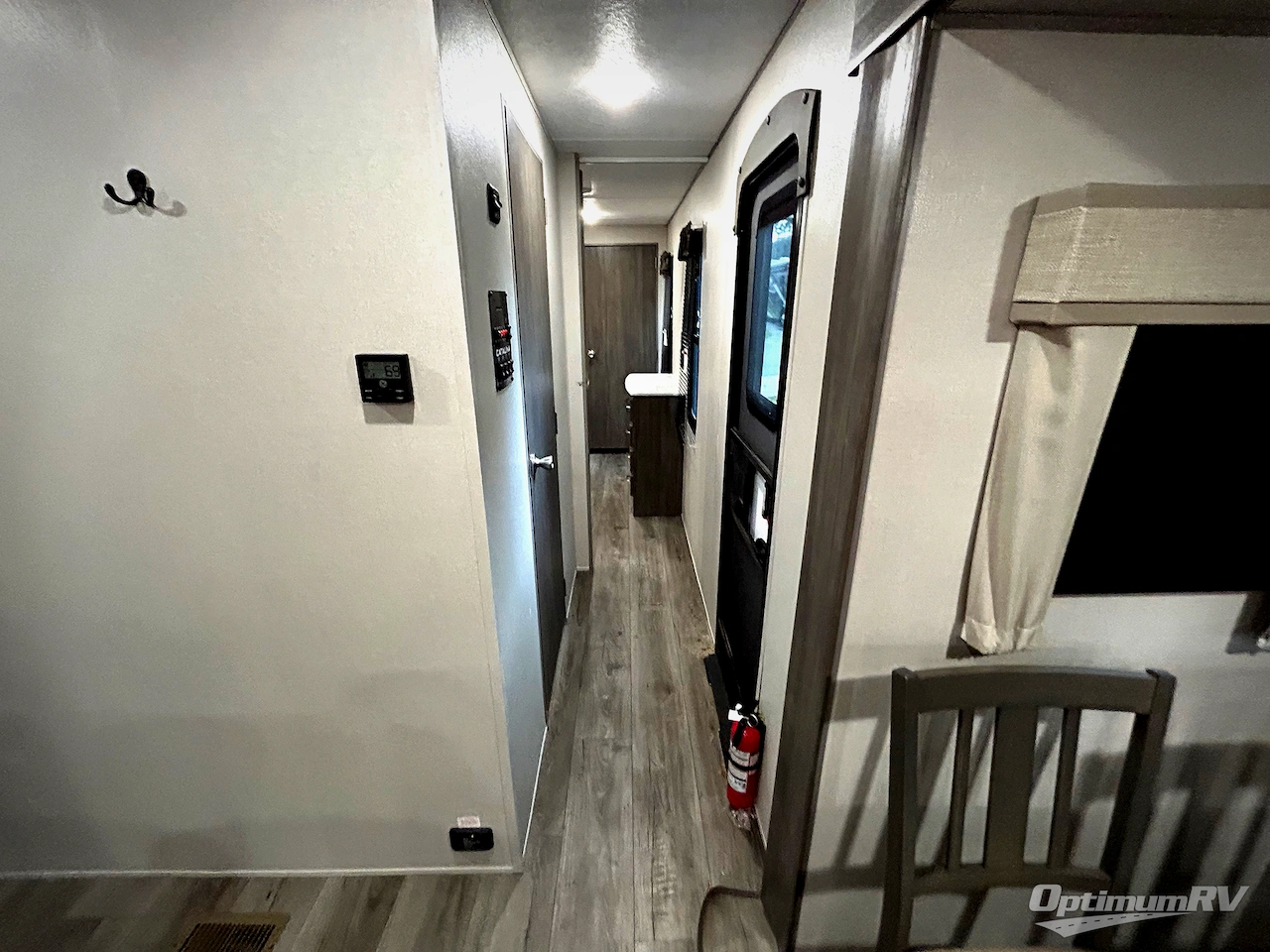 2025 Coachmen Catalina Legacy Edition 313RLTS Photo 7