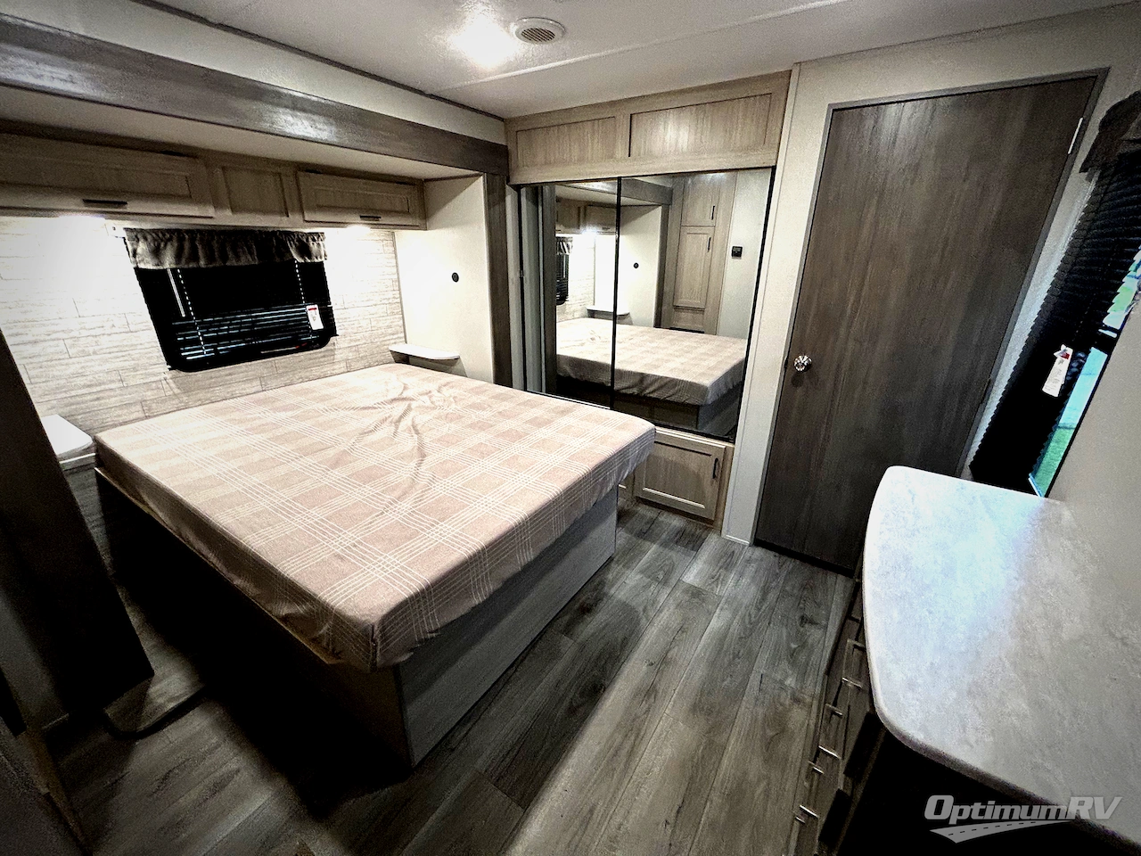 2025 Coachmen Catalina Legacy Edition 313RLTS Photo 8