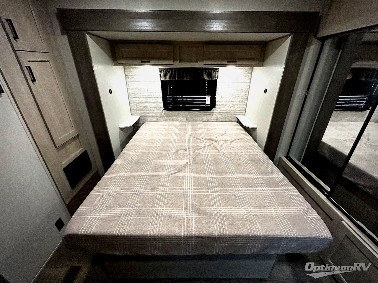 2025 Coachmen Catalina Legacy Edition 313RLTS Photo 9