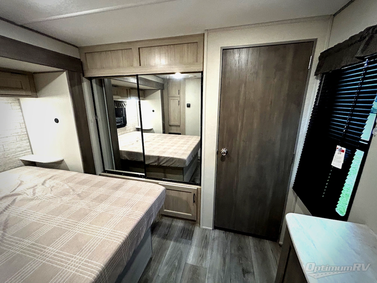 2025 Coachmen Catalina Legacy Edition 313RLTS Photo 10