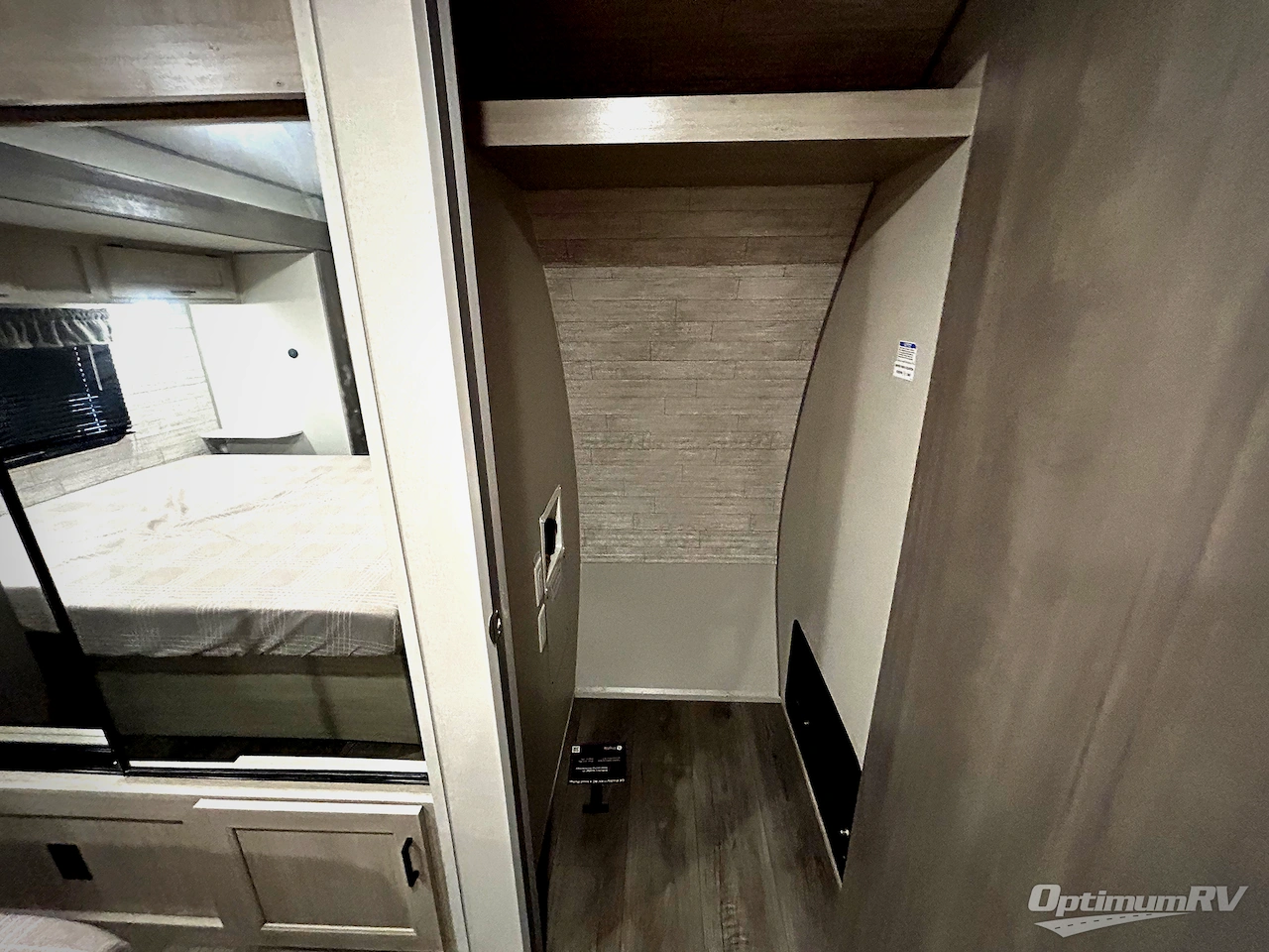 2025 Coachmen Catalina Legacy Edition 313RLTS Photo 11