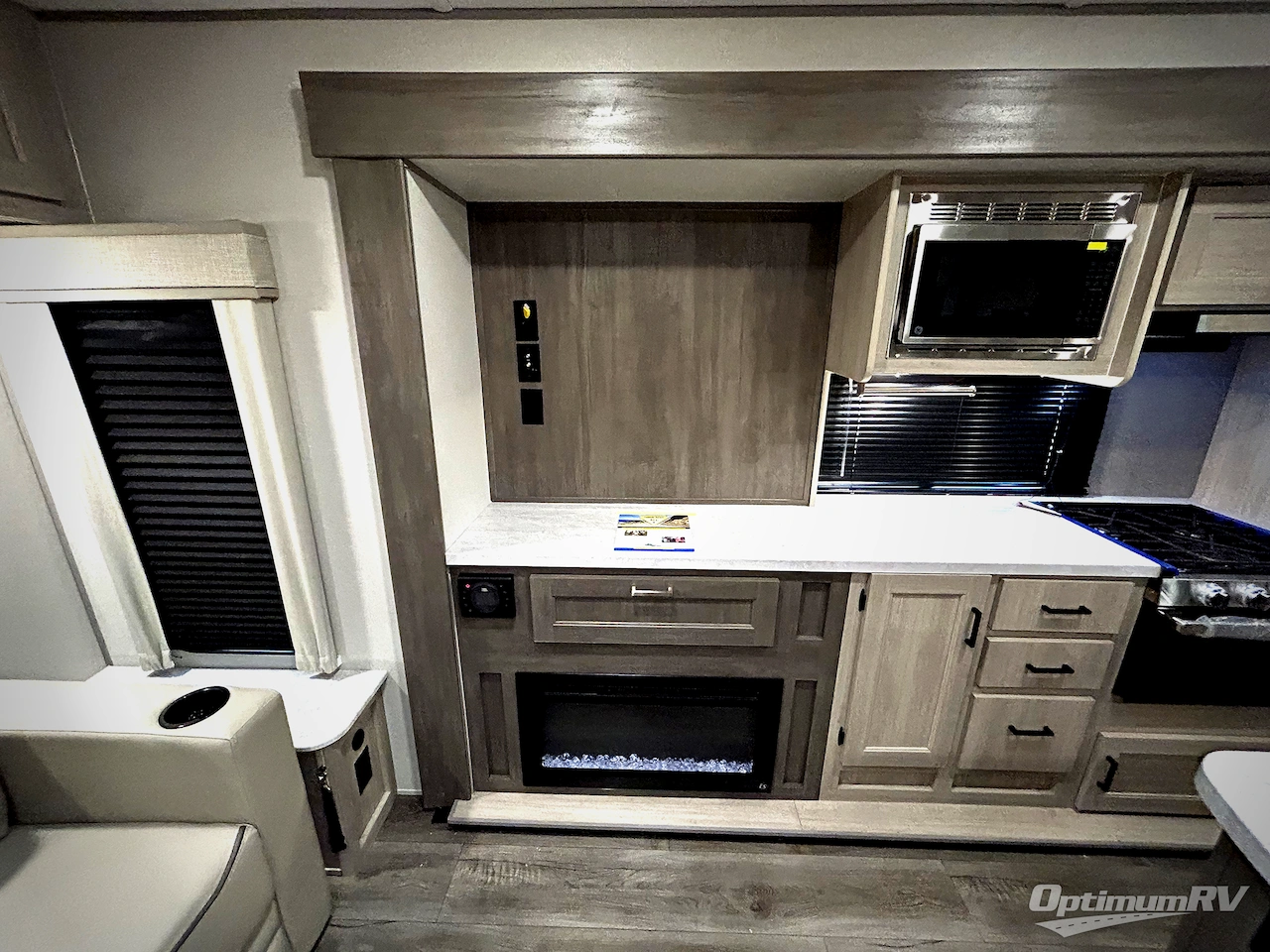 2025 Coachmen Catalina Legacy Edition 313RLTS Photo 19