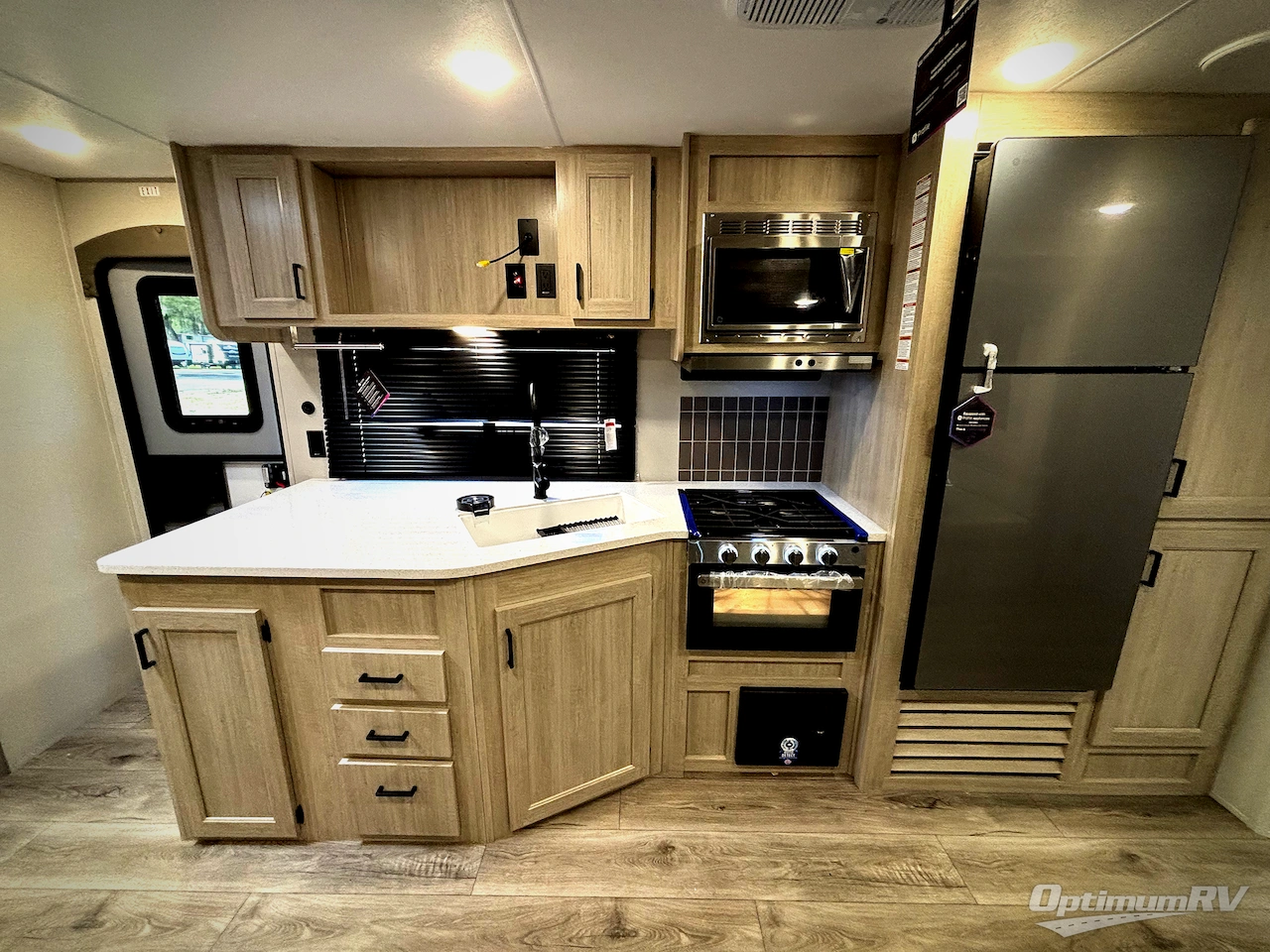 2026 Coachmen Catalina Legacy Edition 243RBS Photo 6