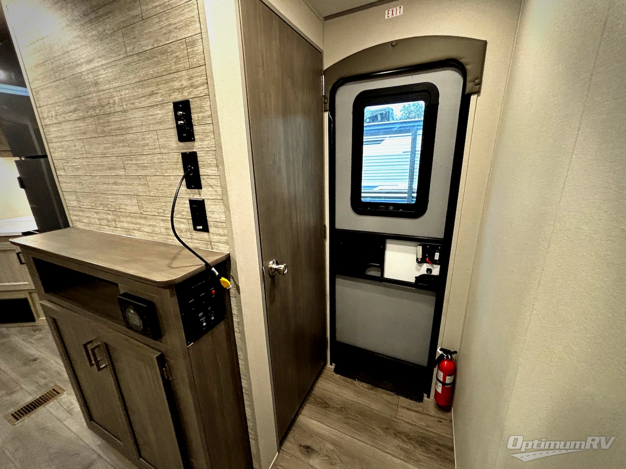 2026 Coachmen Catalina Summit Series 8 281QBUNK Photo 15