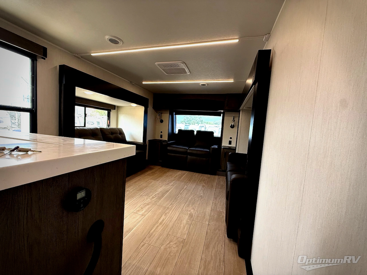 2026 Forest River Cherokee Arctic Wolf 3950SUITE Photo 11