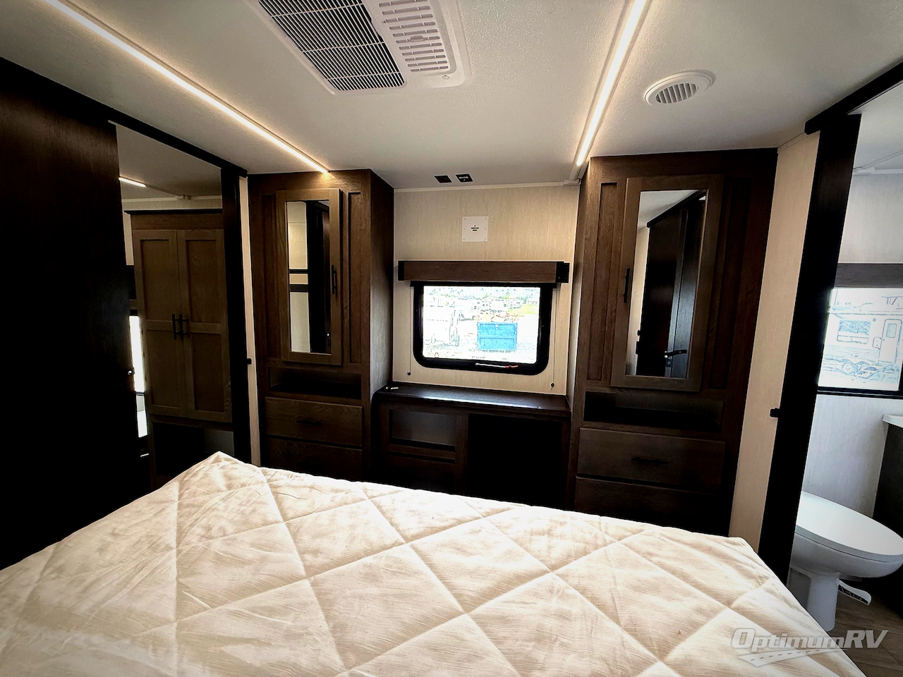 2026 Forest River Cherokee Arctic Wolf 3950SUITE Photo 20