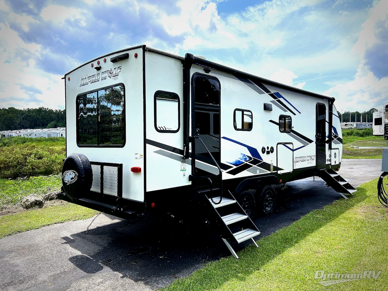 2024 Forest River Cherokee Alpha Wolf 2500RL-L Photo 2