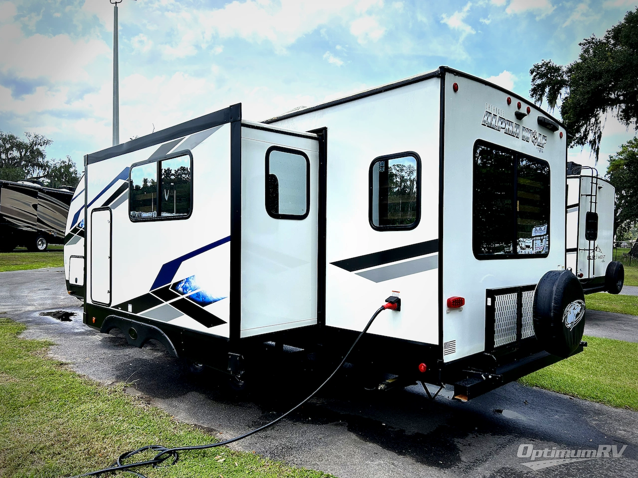 2024 Forest River Cherokee Alpha Wolf 2500RL-L Photo 3