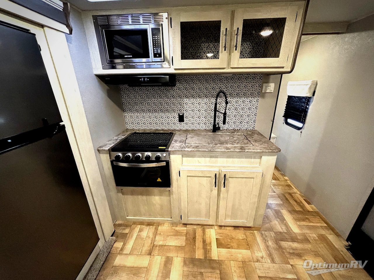 2022 Shasta Shasta 25RS Photo 8